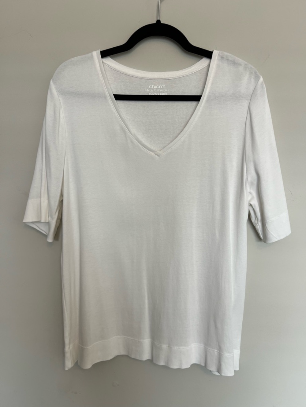 Chico's White V-Neck Short Sleeve Tee Size 2
